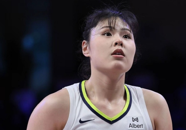 驰盈优配 李月汝首战旧主8+10：末节鼻子遭肘击 率飞翼逆转24分大胜风暴